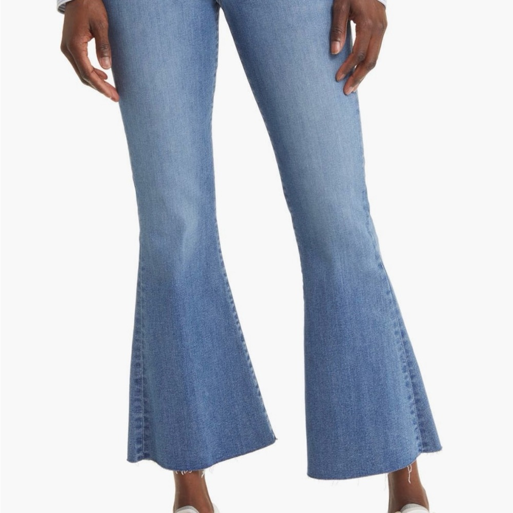FRAME Le Crop Flare Raw Hem Jeans in morning blue wash